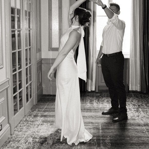 Halter Ivory Open Back Reception/Wedding Dress Sz M - Picture 2 of 4